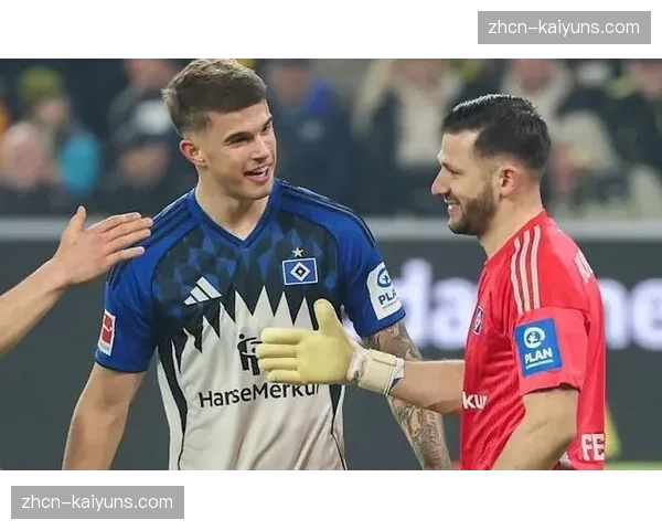 汉堡门将霍伊尔续约谈判陷僵局，拜仁兴趣引关注